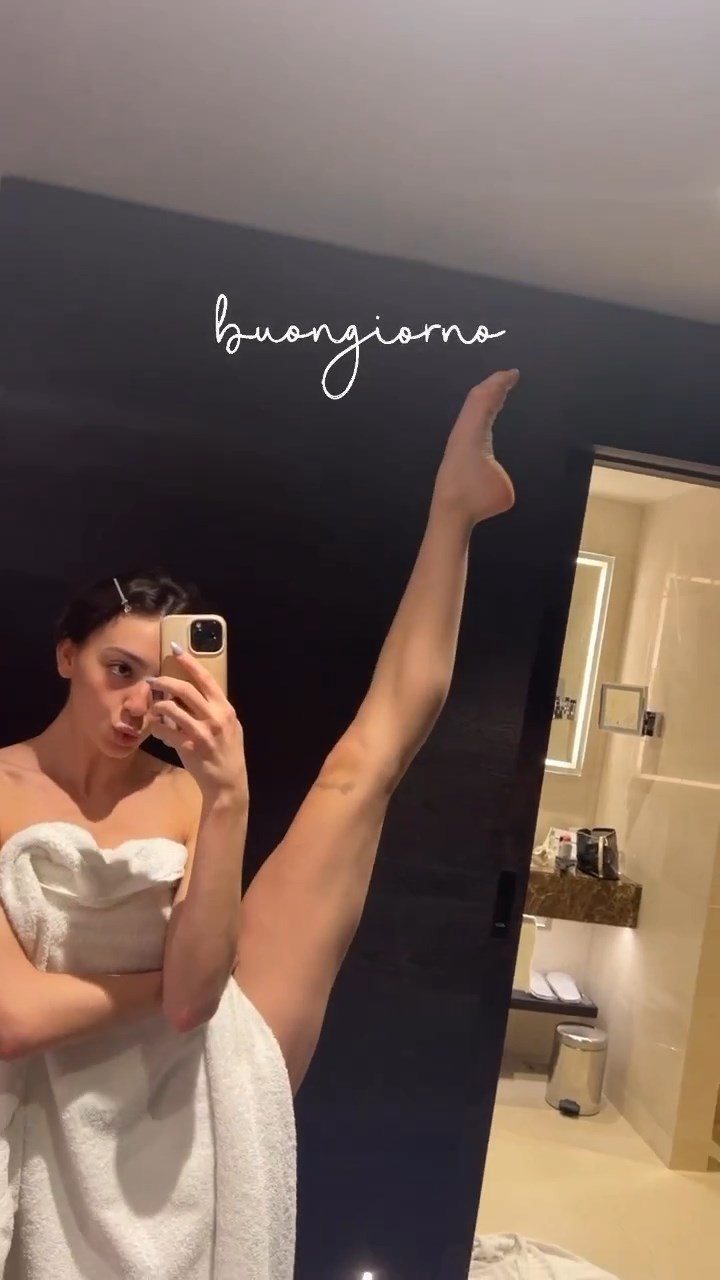 Giulia Pelagatti Feet